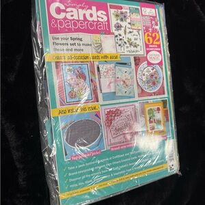 Papercraft Essentials - Spring special cardmaking kit